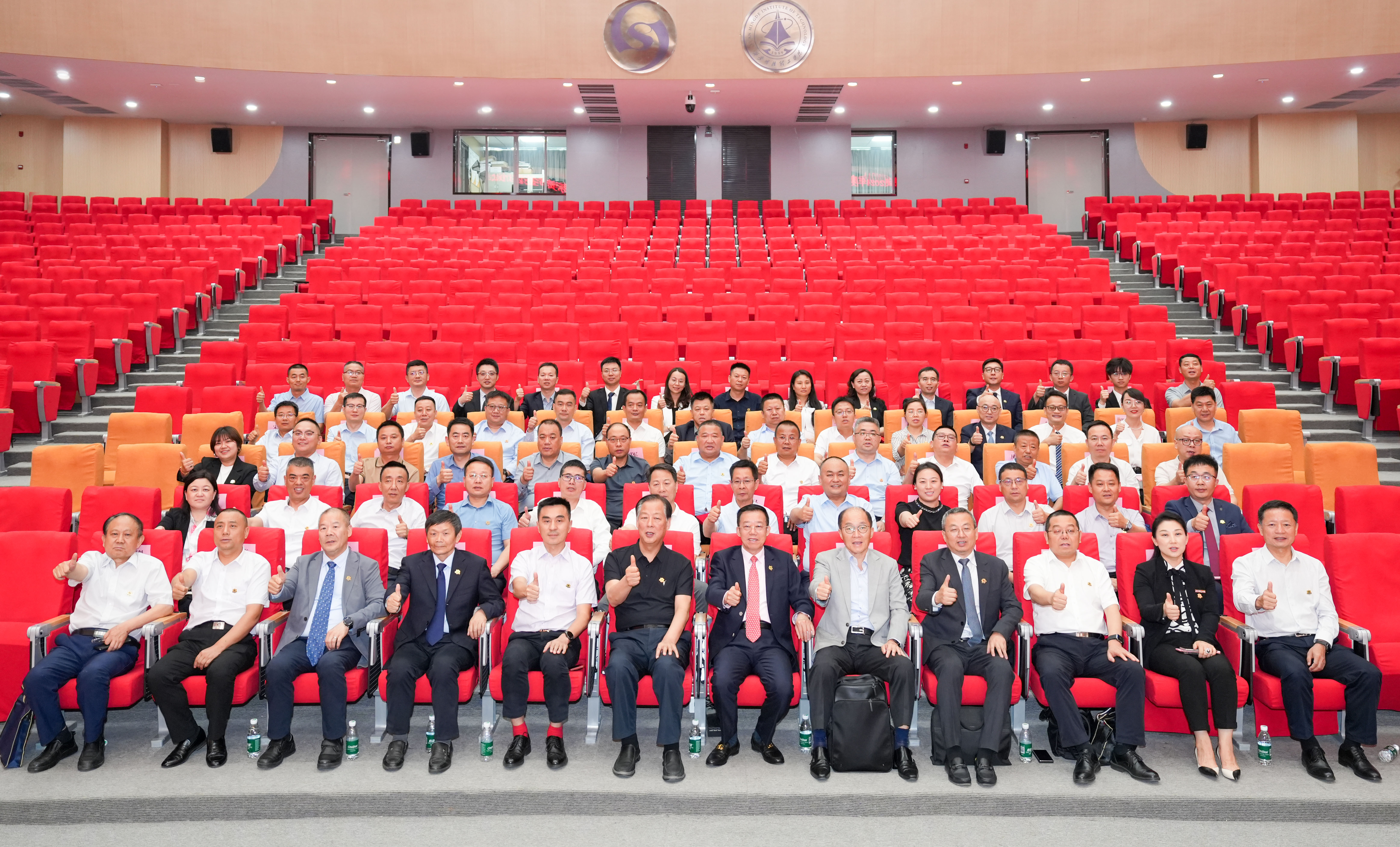 聚焦战略 压实责任 奋力开创高质量发展新局面 k8凯发(中国)天生赢家·一触即发
集团2025年经营管理专题会、两优两先表彰大会暨目标责任书签订仪式圆满举行